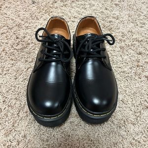 Black Doc Martens 1461 platform shoe, size 8 women’s. (not auth3ntic/dup3s!!)